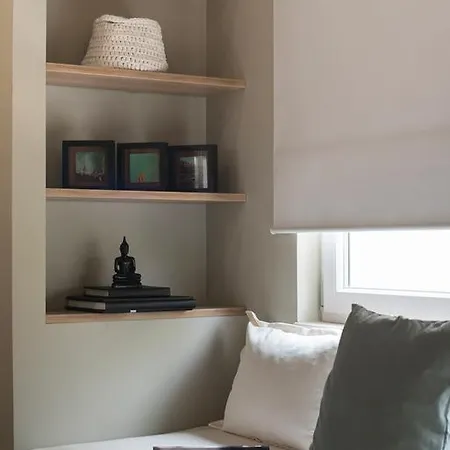 Riaki Apts Apartment *